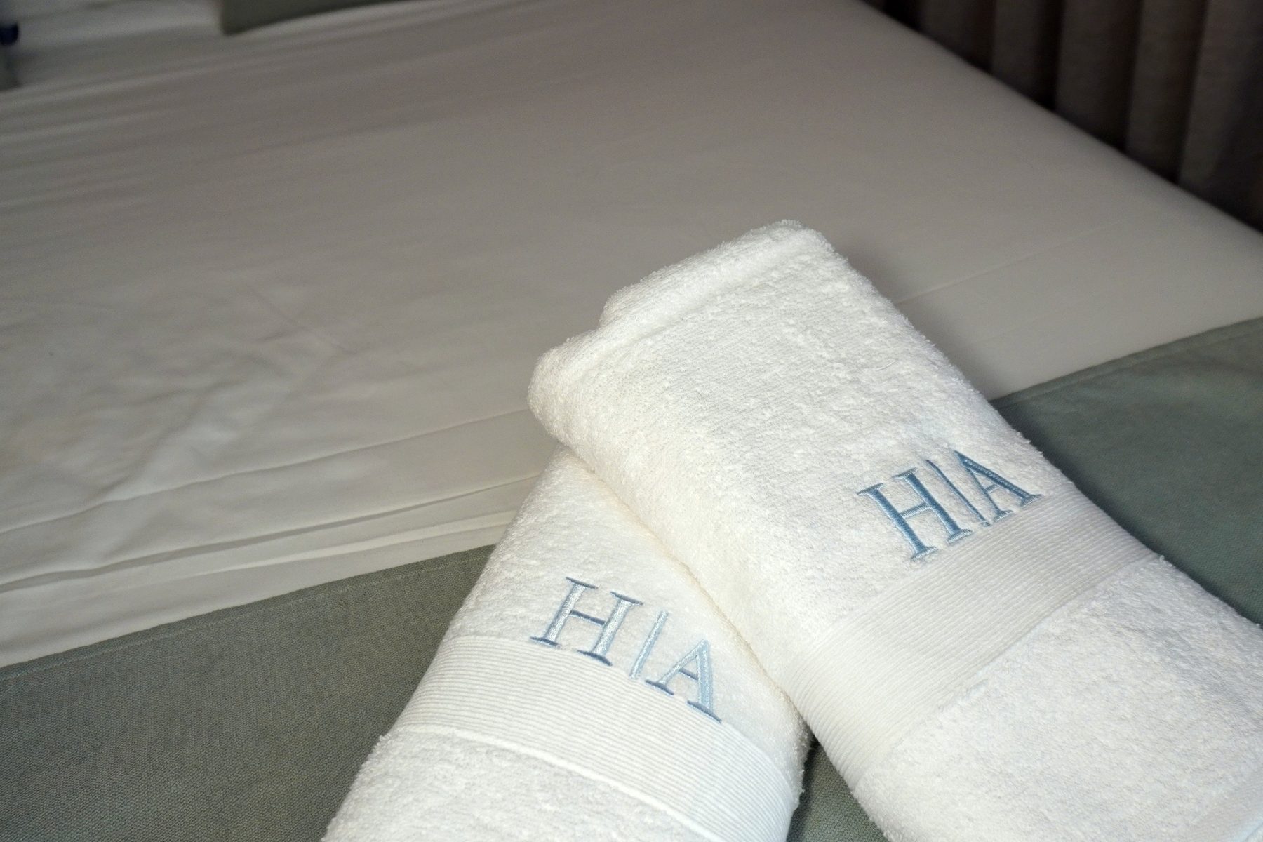 Detalle toallas bordadas H|A